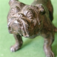 metal bulldog gammel figur matalfarvet genbrug 